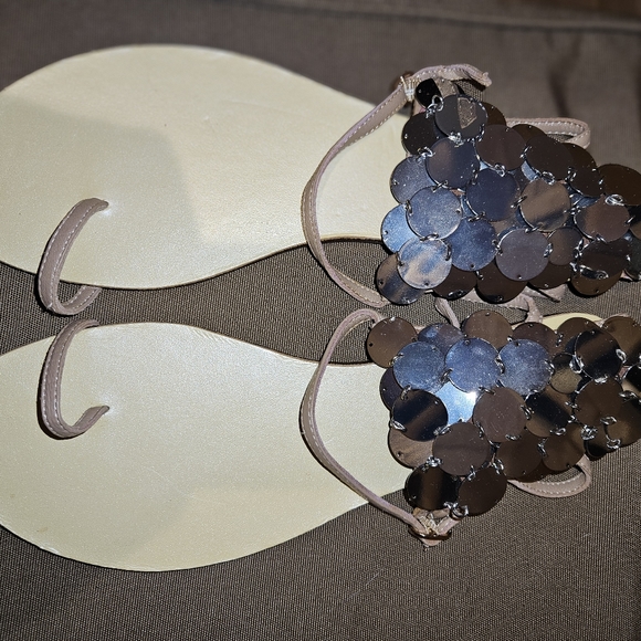 AMINAH Abdul Jillil Leather Coin Sandal Silver - Picture 8 of 14